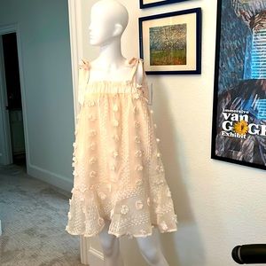 Medium cream floral detail simple shift mini dress